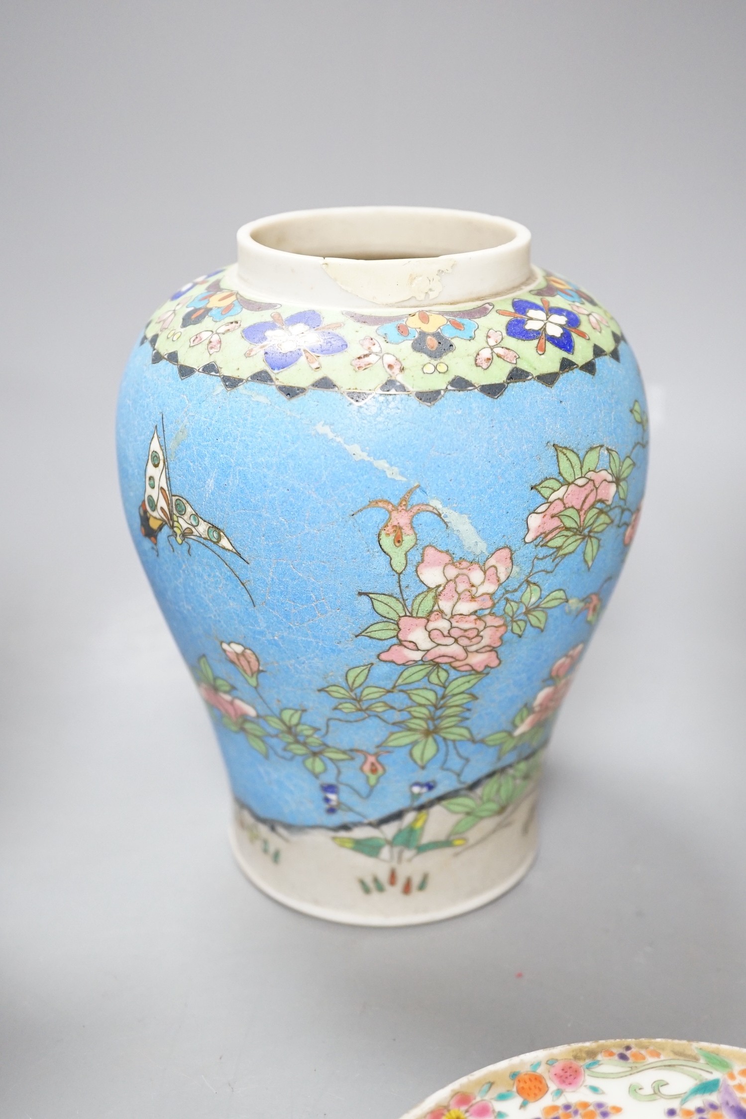 A group of assorted Japanese ceramics, to include Satsuma and Kutani, etc.
